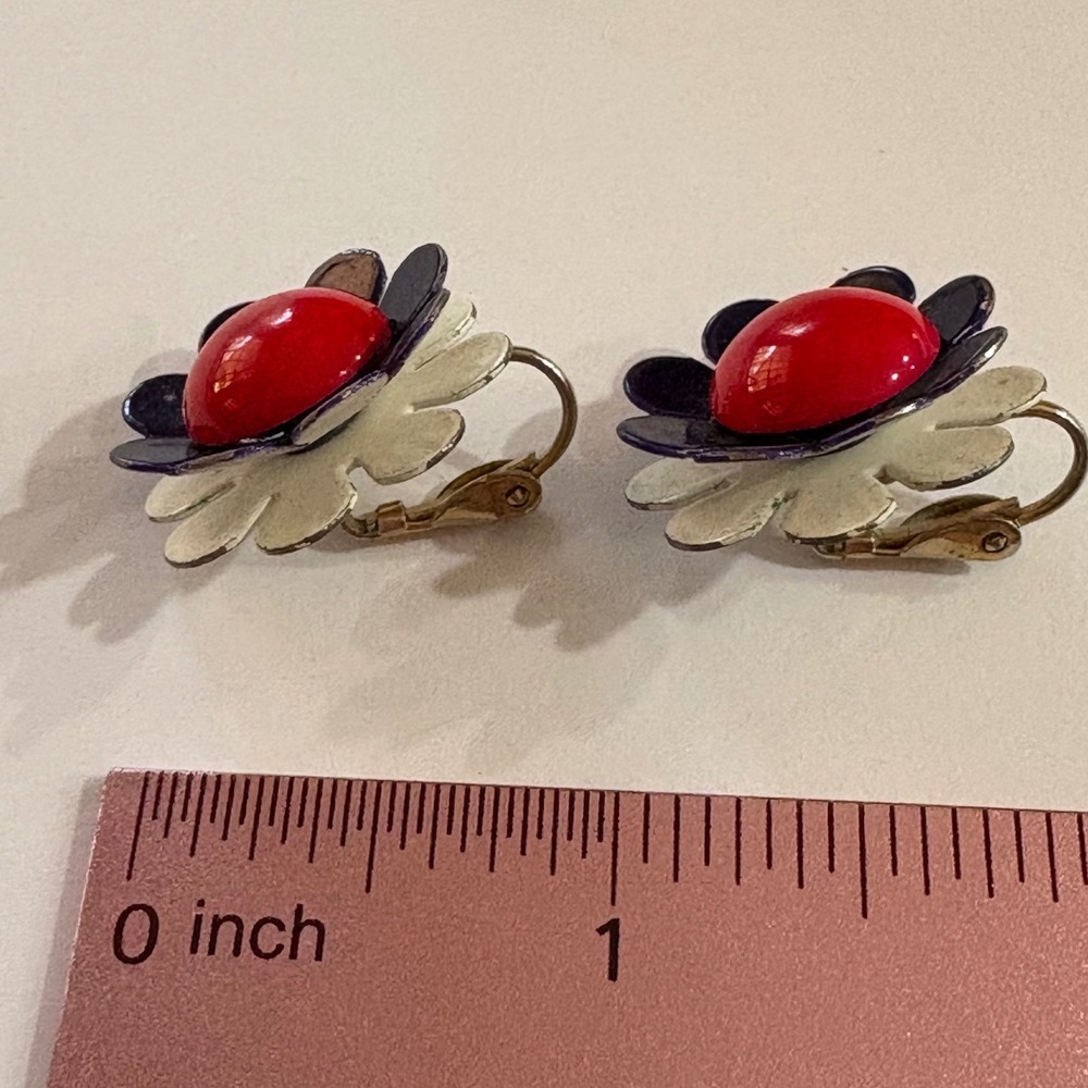 Vintage 1960s Flower Clip On Earrings Red Center Blue Petals Retro Vintage Style - Picture 4 of 10